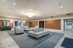 1132 SW 19th Ave, Portland, OR 97205 - Photo 3