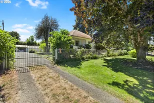 817 W Old Melrose Rd, Roseburg, OR 97471 - Photo 31
