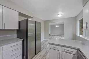 2531 SW Stanley Ct, Portland, OR 97219 - Photo 9