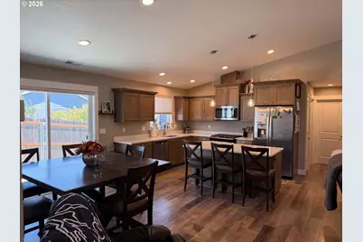 675 SE Brush Ct, Winston, OR 97496 - Photo 3