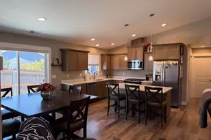 675 SE Brush Ct, Winston, OR 97496 - Photo 3