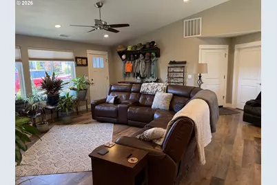 675 SE Brush Ct, Winston, OR 97496 - Photo 11