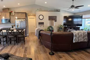 675 SE Brush Ct, Winston, OR 97496 - Photo 5