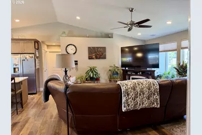 675 SE Brush Ct, Winston, OR 97496 - Photo 7