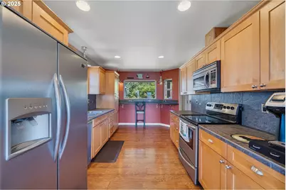 8580 Bayfront Ln, Bay City, OR 97107 - Photo 9