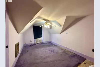 823 W 8th St, The Dalles, OR 97058 - Photo 17