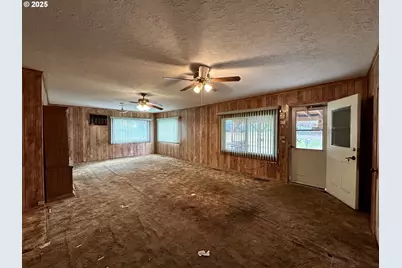 823 W 8th St, The Dalles, OR 97058 - Photo 7