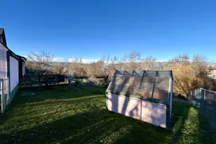 823 W 8th St, The Dalles, OR 97058 - Photo 5