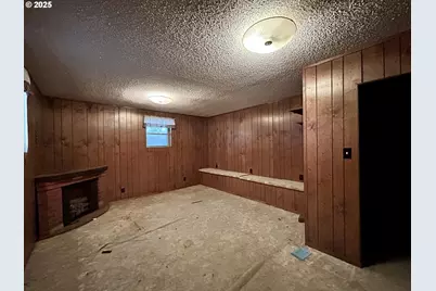 823 W 8th St, The Dalles, OR 97058 - Photo 15