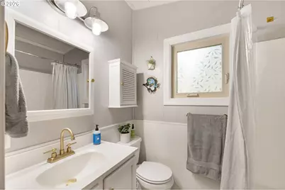 9319 NE Broadway, Portland, OR 97220 - Photo 21