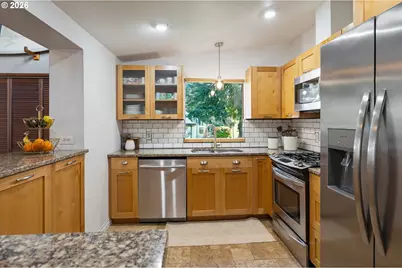 9319 NE Broadway, Portland, OR 97220 - Photo 11