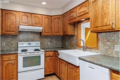 1608 NE 120th Ave, Portland, OR 97220 - Photo 13