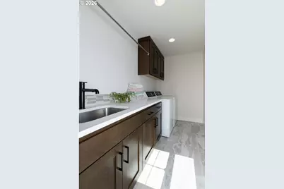 63220 NW Red Butte Ct, Bend, OR 97703 - Photo 19