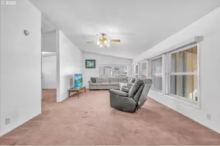 1949 SE Palmquist Rd, Gresham, OR 97080 - Photo 21