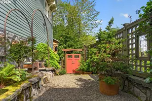 2440 SW Hoffman Ave, Portland, OR 97201 - Photo 43