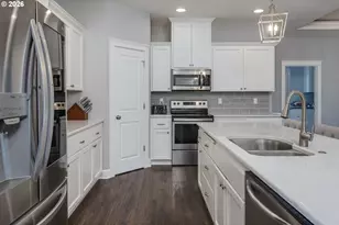781 E McKinley St, Carlton, OR 97111 - Photo 5