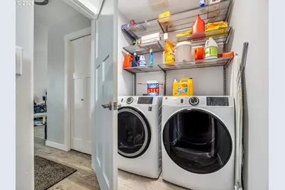 320 South St, Astoria, OR 97103 - Photo 27