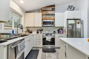 320 South St, Astoria, OR 97103 - Photo 9