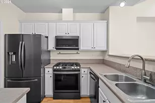 4650 Summerlinn Way, West Linn, OR 97068 - Photo 5