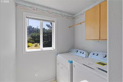 935 SW 7th St, Lincoln City, OR 97367 - Photo 21