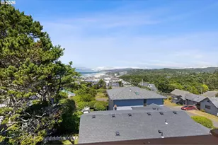 935 SW 7th St, Lincoln City, OR 97367 - Photo 37