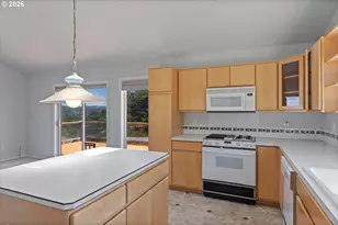 935 SW 7th St, Lincoln City, OR 97367 - Photo 15