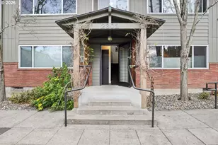 2301 SE Caruthers St, Portland, OR 97214 - Photo 3