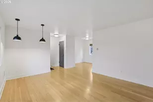 2301 SE Caruthers St, Portland, OR 97214 - Photo 9