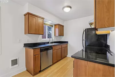 2301 SE Caruthers St #10, Portland, OR 97214 - Photo 17
