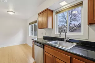 2301 SE Caruthers St, Portland, OR 97214 - Photo 21