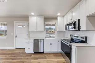 1006 NW Kindness Ct, Willamina, OR 97396 - Photo 7