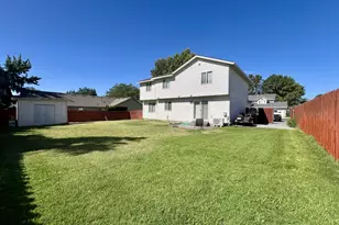 112 NE 11th St, Hermiston, OR 97838 - Photo 3