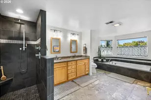 13270 Princeton Ct, Lake Oswego, OR 97035 - Photo 17