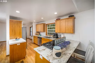 2015 Chase Loop SW, Albany, OR 97321 - Photo 11
