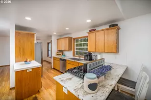 2015 Chase Loop SW, Albany, OR 97321 - Photo 11