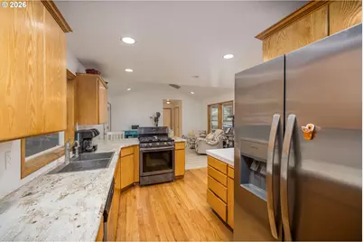 2015 Chase Loop SW, Albany, OR 97321 - Photo 9