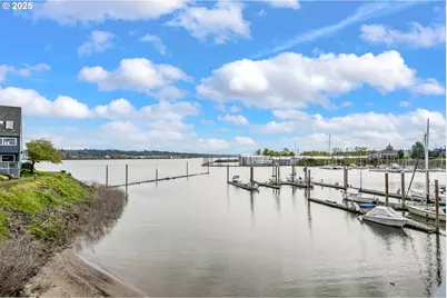 198 N Hayden Bay Dr, Portland, OR 97217 - Photo 25