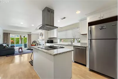 198 N Hayden Bay Dr, Portland, OR 97217 - Photo 9