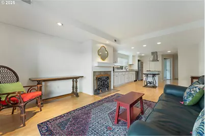 198 N Hayden Bay Dr, Portland, OR 97217 - Photo 7