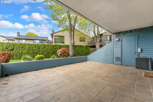 198 N Hayden Bay Dr, Portland, OR 97217 - Photo 19