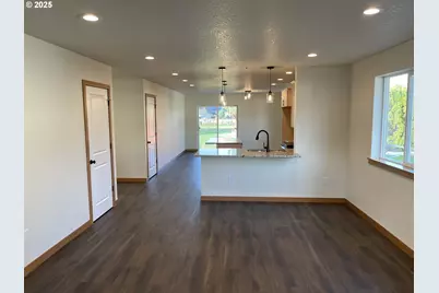 300 N Jellison St, Amity, OR 97101 - Photo 7