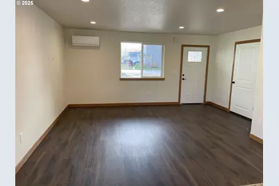 300 N Jellison St, Amity, OR 97101 - Photo 17