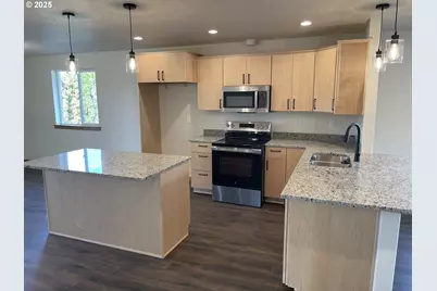 300 N Jellison St, Amity, OR 97101 - Photo 11