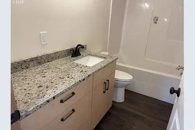 300 N Jellison St, Amity, OR 97101 - Photo 21