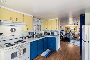 205 S 54th St, Springfield, OR 97478 - Photo 17