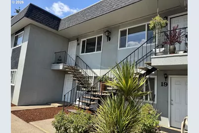 101 N 10th St, Creswell, OR 97426 - Photo 3