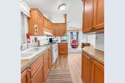 15061 Highway 101 #4, Brookings, OR 97415 - Photo 9