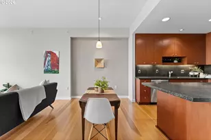 1025 NW Couch St, Portland, OR 97209 - Photo 11