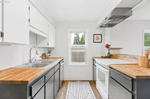 1316 N Locust St, Canby, OR 97013 - Photo 7