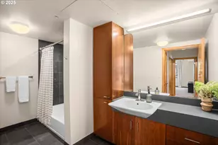 1130 NW 12th Ave, Portland, OR 97209 - Photo 19